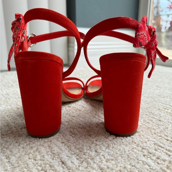 Gianni Bini Women’s Red Heels Size 8 - Picture 2 of 11